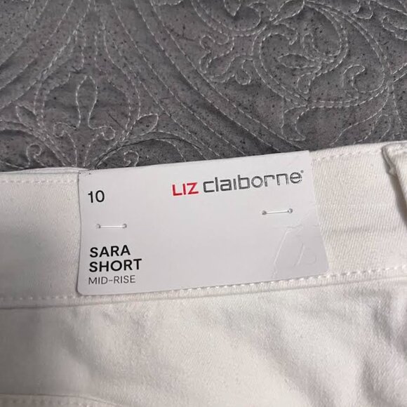 NWT Liz Claiborne Sara Women's 11" Mid Rise - Bermuda Short / Size 10 (White) - Picture 5 of 6